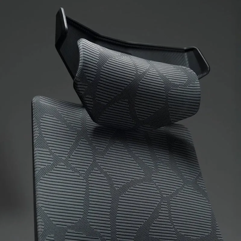 Desky Vanguard Ergonomic Gaming Chair with 6D Armrests
